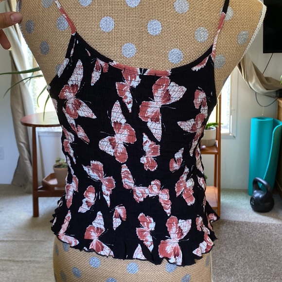 Butterfly Ruffled Crop Top - Picture 2 of 3